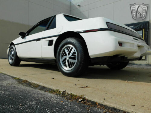 White 1988 Pontiac Fiero2.5L I4F 5 speed manual Available Now! image 8
