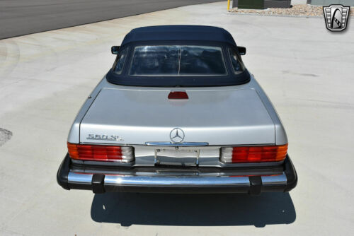 Silver 1986 Mercedes-Benz 560SL5.6L V8 Automatic Available Now! image 3