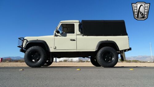 Cream 1994 Land Rover DefenderV8 5 Speed Manual Available Now! image 3