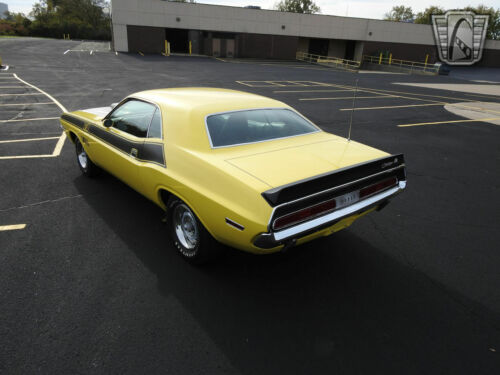 Yellow 1970 Dodge ChallengerT/A 340V8 4 Speed Manual Available Now! image 3