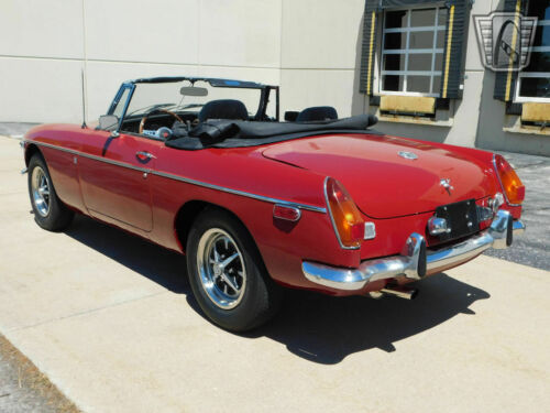 Burgundy1976 MG MGB4 cylinder 4 speed manual Available Now! image 6