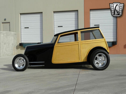Black/Wood 1933 Ford Woody402 CID V8 4 Speed Automatic Available Now! image 4