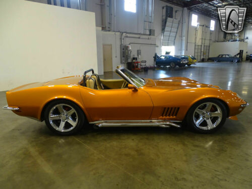 Metallic Orange 1968 Chevrolet Corvette Coupe 5.7 Liter V8 3 Speed Automatic Ava image 4