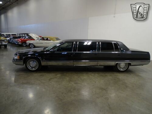 Black 1996 Cadillac Fleetwood5.7L V8 F OHV 4 Speed Automatic with Electronic O image 4