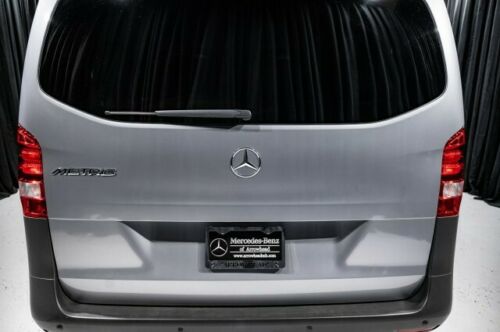 2020 Mercedes-Benz Metris Passenger Van image 5