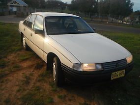 Holden Commodore Executive (1990) 4D Sedan 4 SP Automatic (3.8L - Electronic...