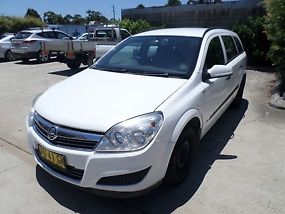 HOLDEN ASTRA STATION WAGON 12/2007 WITH A BLOWN HEAD GASKET AUTO AIR AND STEER  image 3