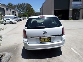 HOLDEN ASTRA STATION WAGON 12/2007 WITH A BLOWN HEAD GASKET AUTO AIR AND STEER  image 5