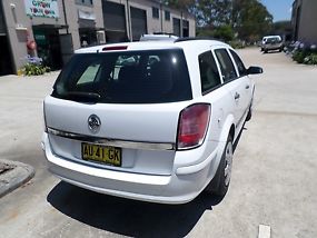 HOLDEN ASTRA STATION WAGON 12/2007 WITH A BLOWN HEAD GASKET AUTO AIR AND STEER  image 6