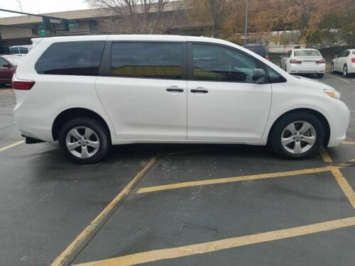 FREE Shipping & Carfax Wheelchair Mobility Handicap 2015 Toyota Sienna L image 5
