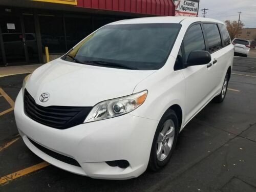FREE Shipping & Carfax Wheelchair Mobility Handicap 2015 Toyota Sienna L image 6