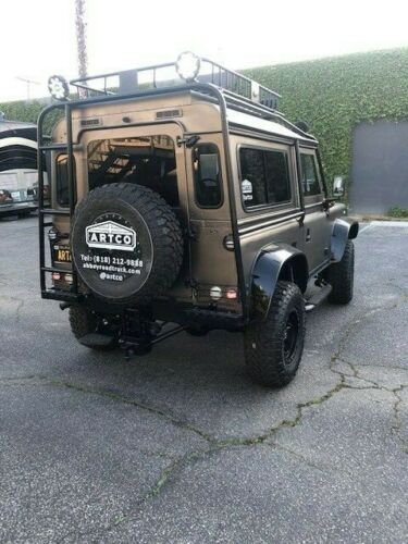 1989 Land Rover Defender 90 SPECTRE EDITION image 8