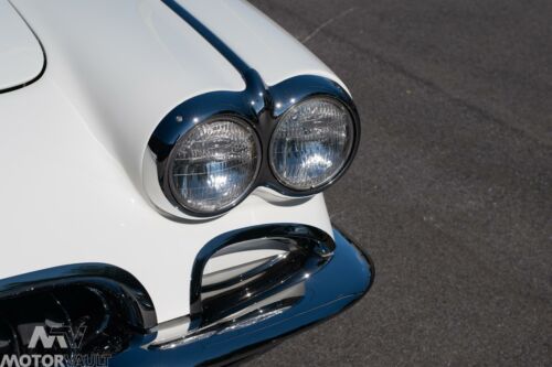 1960 Chevrolet Corvette - Dual tops 283/270 4-speed / 350 V8 / 20 years owned image 8