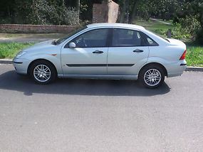 FORD FOCUS 1.6 LX RARE SALOON AUTOMATIC DRIVES SUPERB YEARS M.O.T,EXTRAS image 7