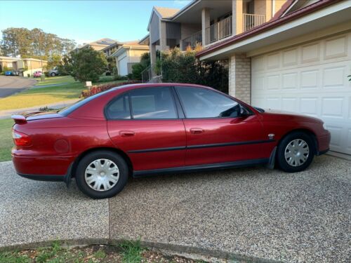 2000 VX COMMODORE SHANGHAI RED - 1 Owner 