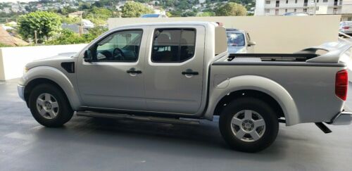 2007 Nissan Frontier Pickup Grey RWD Automatic CREW CAB SE image 1