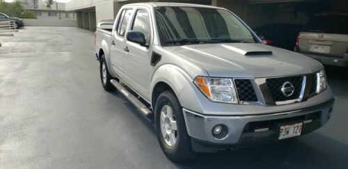 2007 Nissan Frontier Pickup Grey RWD Automatic CREW CAB SE image 4