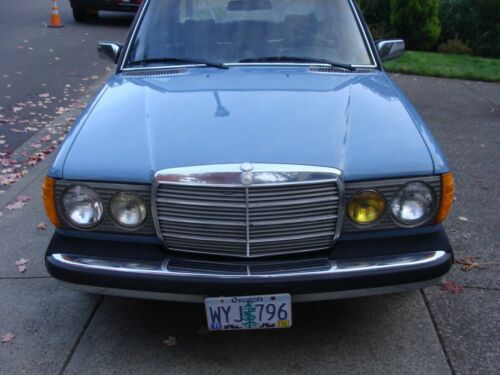 1980 Mercedes 300D Diesel, Original, not smoked in, No accidents, Stored 2012 image 2