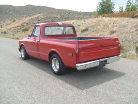 1972 Chevy C-10 short wide with factory AC image 3