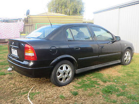 Holden Astra CD (2001) 4D Sedan 4 SP Automatic (1.8L - Multi Point F/INJ) 5... image 1