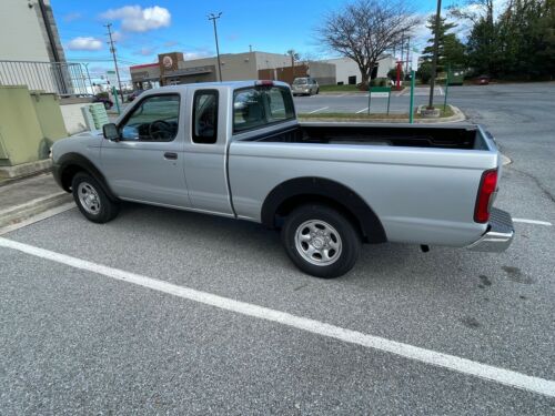 1 OWNER! 58K MILES STICK 2003 Nissan Frontier Pickup KING CAB XE 5 speed Manual image 3