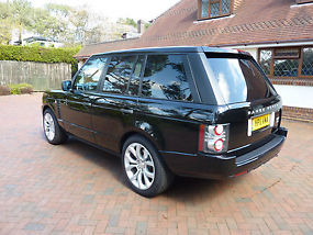 2011 Range Rover Vouge 4.4 TDV8 Automatic Black with black Great spec !!!!!!!!!! image 4