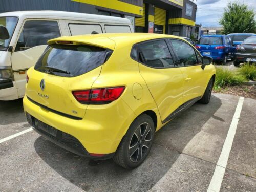 2013 Renault Clio Expression Hatch Manual image 5