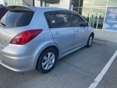 Brilliant Silver Metallic Nissan Versa with 92522 Miles available now! image 7