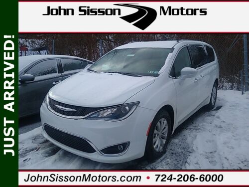 Bright White Clearcoat  Pacifica with 38528 Miles available now!