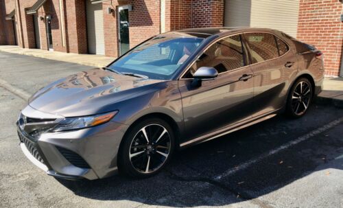 2018  Camry XSE 2.5l, Low Miles, Metallic Grey with Cockpit Red Interior