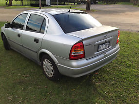 Holden Astra Equipe (2001) 4D Sedan 4 SP Automatic (1.8L - Multi Point F/INJ)... image 2