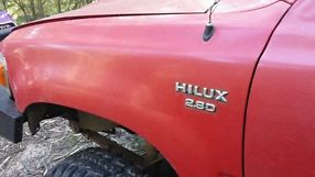 toyota hilux 4x4 SR5 89 dual cab 2.8 diesel manual with canopy image 7