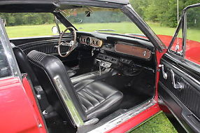Ford: Mustang Convertible image 3