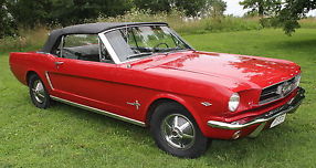 Ford: Mustang Convertible image 5