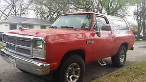 1993 Dodge Ramcharger. Ultra Nice rebuilt and new everything 4x4