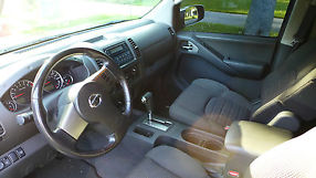 2006 Nissan Frontier Nismo Off-Road Crew Cab Pickup 4-Door 4.0L image 2