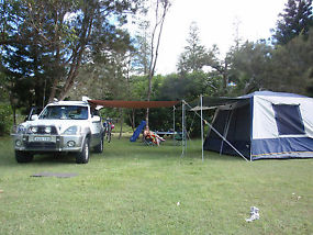 4WD Hyundai Terracan 2004 Model set up for travelling image 3