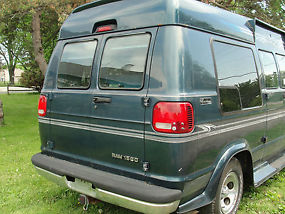 1999 Dodge Ram 1500 Van Base Standard Passenger Van engine bad image 2