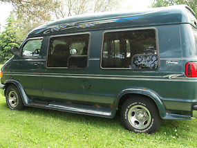 1999 Dodge Ram 1500 Van Base Standard Passenger Van engine bad image 3