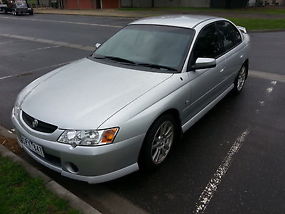 HOLDEN COMMODORE 2003 VY II S SILVER COLOUR image 2
