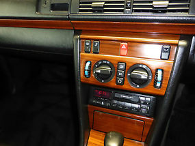 Mercedes-benz E280 (1993) 4D Sedan 4 SP Automatic (2.8L - Electronic F/INJ) image 7