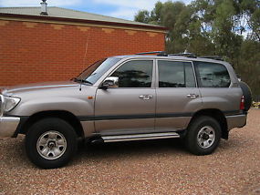 Toyota Landcruiser 100R GXL. V8 . Dual fuel. Low kms. Excellent condition image 1