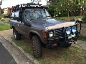 Toyota Landcruiser Deluxe (4x4) (1986) 4D Wagon 5 SP Manual 4x4 (4L - Diesel... image 3
