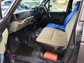 Toyota Landcruiser Deluxe (4x4) (1986) 4D Wagon 5 SP Manual 4x4 (4L - Diesel... image 6