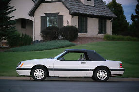 1985 Ford Mustang GT Convertible 5.0L image 2