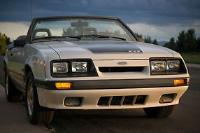 1985 Ford Mustang GT Convertible 5.0L image 8