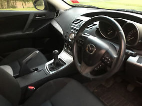 Mazda 3 Maxx Sport (2010) 5D Hatchback Manual (2L - Multi Point F/INJ) 5 Seats image 4