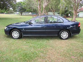 2003 holden commodore sedan only travelled 130000klms image 3