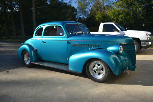 1939 CHEVROLET MASTER DELUXE COUPE STREET ROD, 350 C.I., TURBO 350, EX. COND.