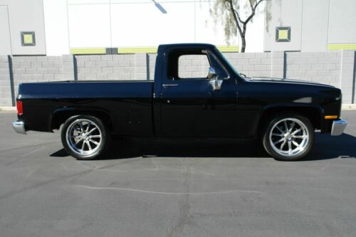 1987 GMC 1/2 Ton Pickup, Black with 71210 Miles available now! image 1